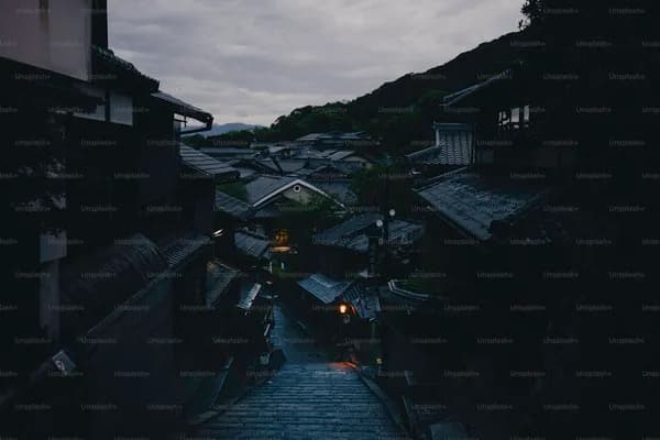 京都の夕暮れの祇園散策