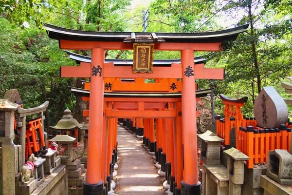 京都の伏見稲荷大社 — 全山コース