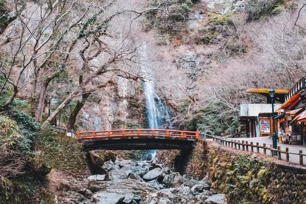 大阪の箕面の滝ハイキング
